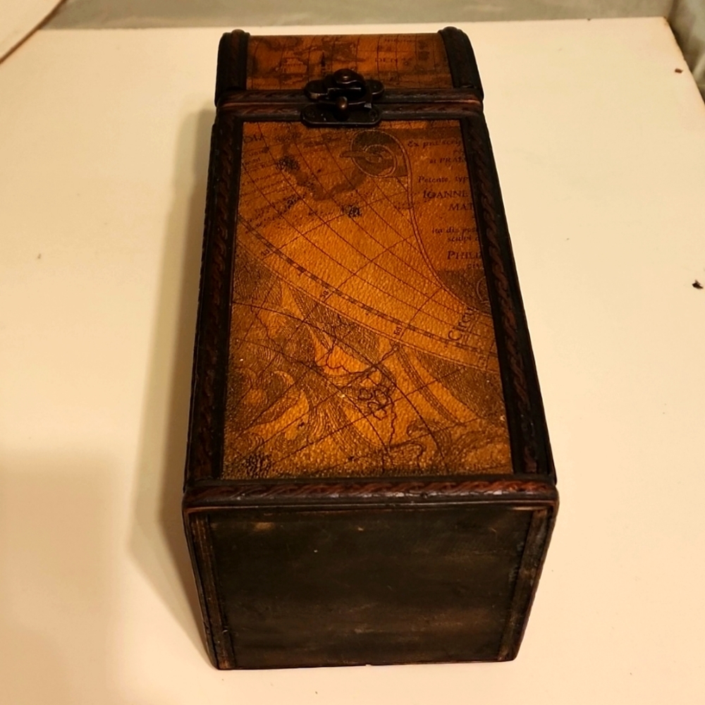 [SOLD]☆[HP]☆  Vintage Wooden Wine Box/Carrier - Picture 10 of 10